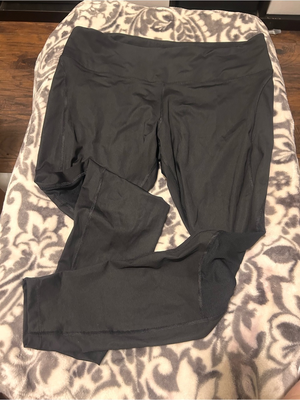 Black Nike Women's Athletic Leggings - Comfortable Everyday Activewear